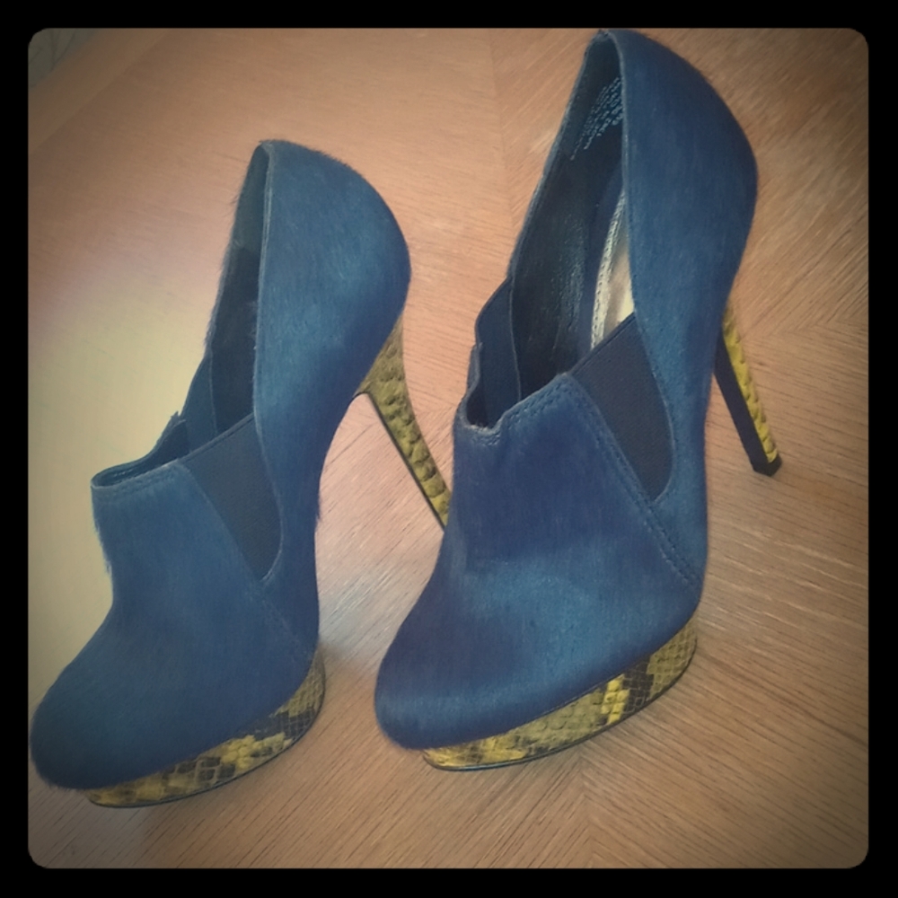 Navy blue fur heels size 6